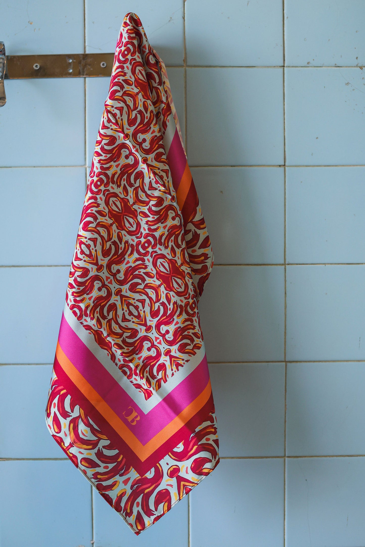 LUSH | SCARF